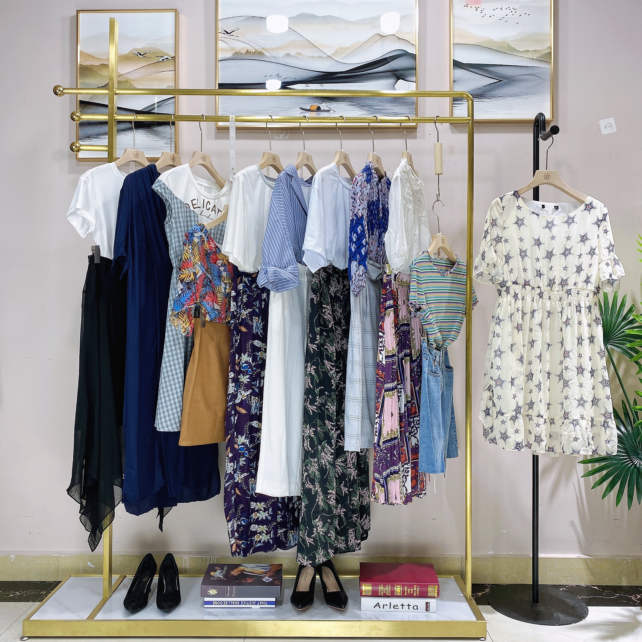 三彩女装最新撤柜尾货批发,三彩品牌折扣店女装清仓冬款