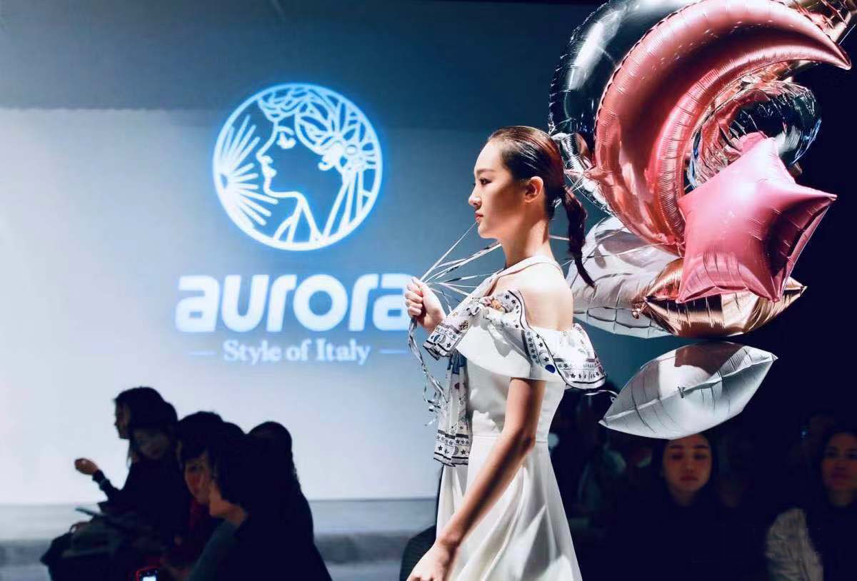 奥罗拉曙光,奥罗拉桑蚕丝丝巾