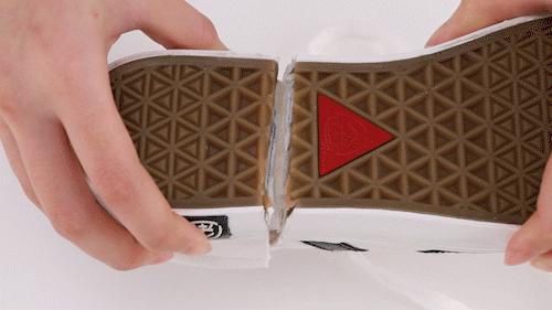 这双国潮帆布鞋不比匡威vans香吗,匡威的帆布鞋有啥好的