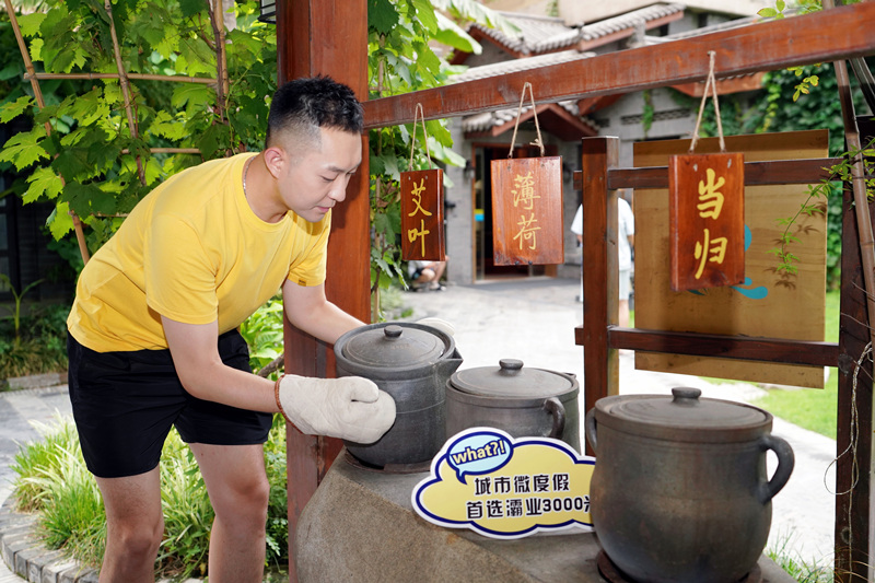 萌娃温泉玩水,灞业3000米温泉带娃攻略