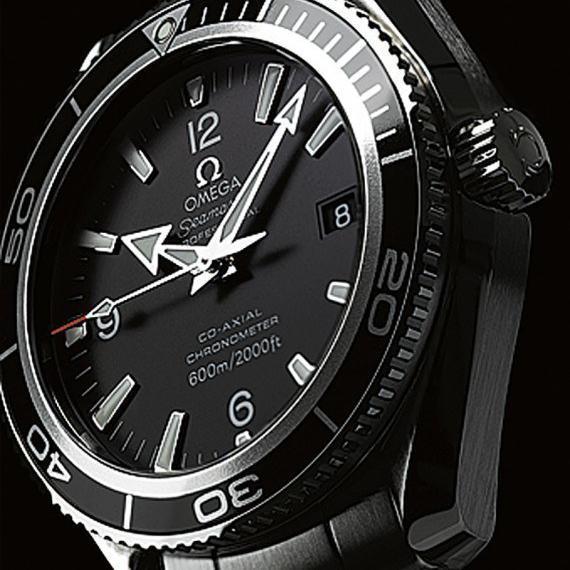 瑞士联合德国截获38吨广州“劳力士”当众碾压无视我国禁令怒了