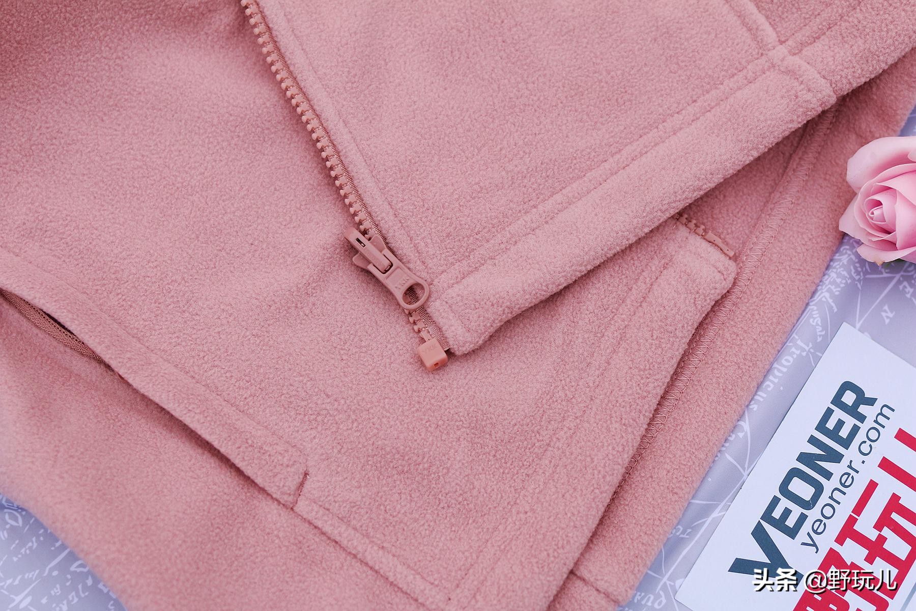 既时尚又实用的冲锋衣,简约而不简单的冲锋衣奢潮