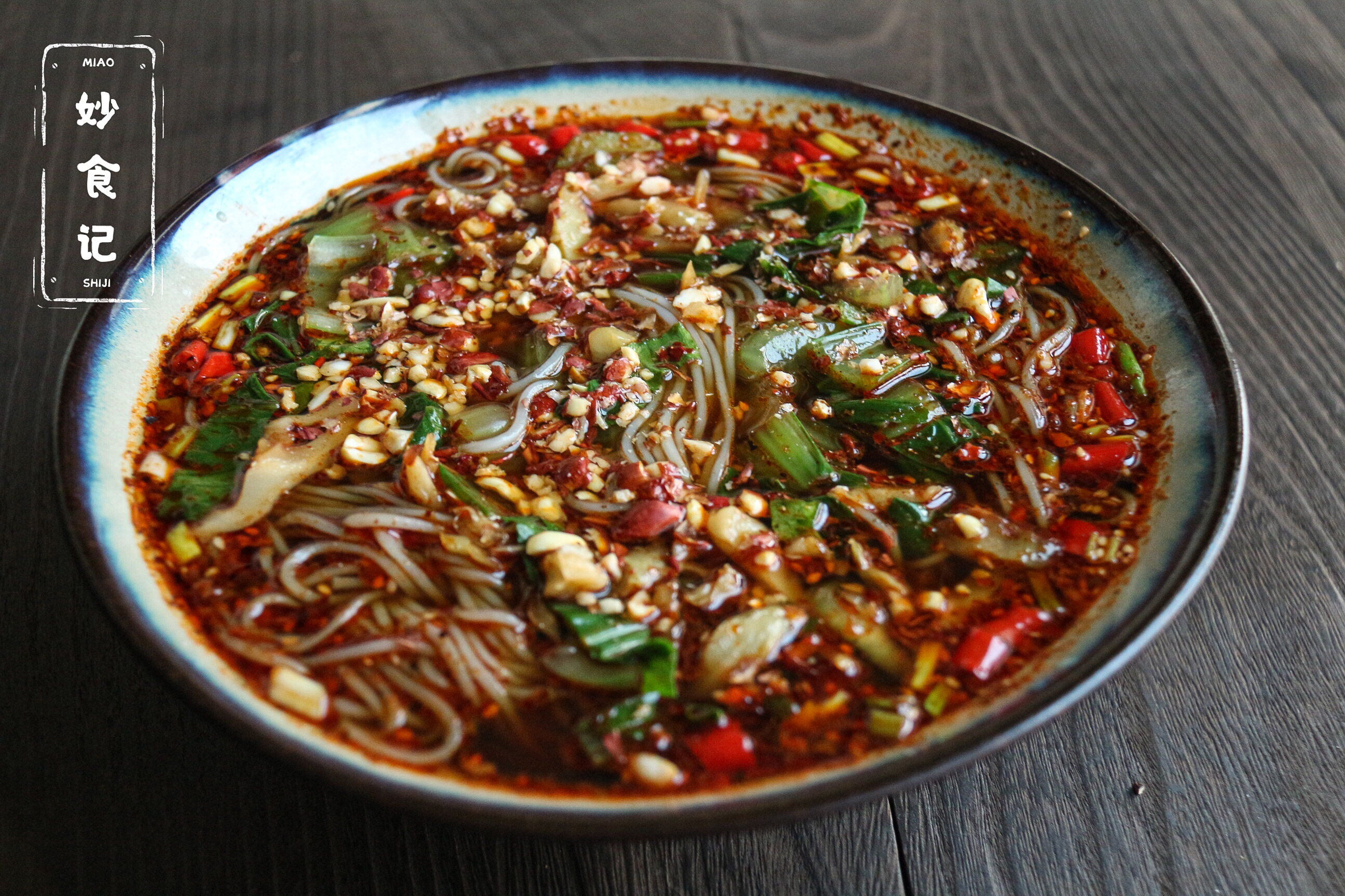 白象酸辣粉用冷水还是热水泡,自嗨锅酸辣粉上面加冷水还是热水