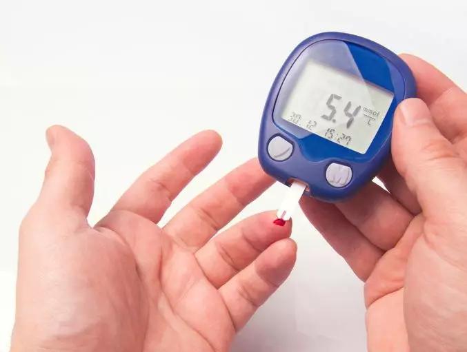 春天糖尿病患者最易发病谨慎预防,糖尿病导致皮肤病的症状