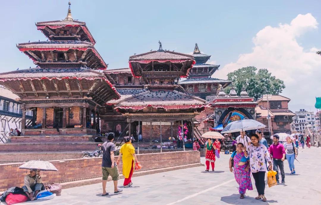 这个微笑国度，见人就夸漂亮，300元就能在天空滑翔