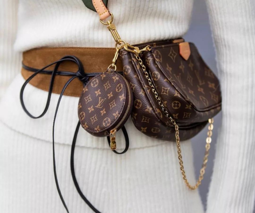 五合一lv包背法,lvfavourite包的背法