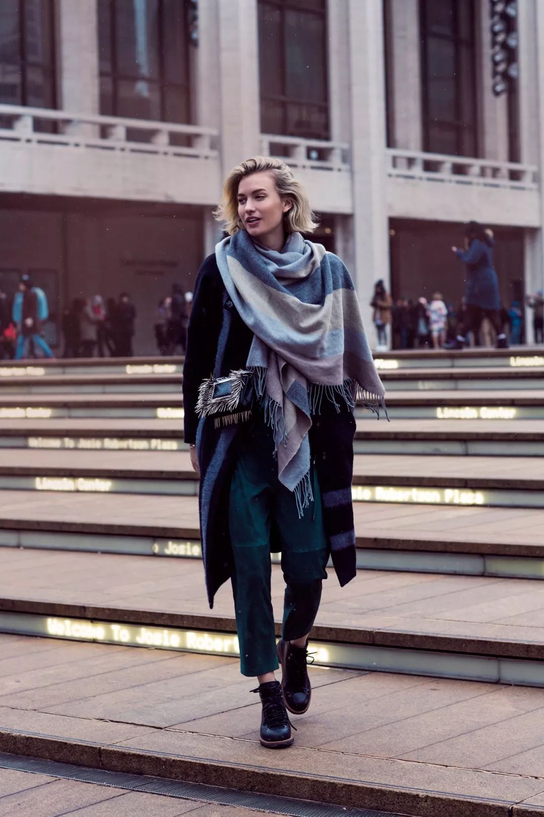 围巾怎么系更时髦,围巾怎么戴好看又好穿