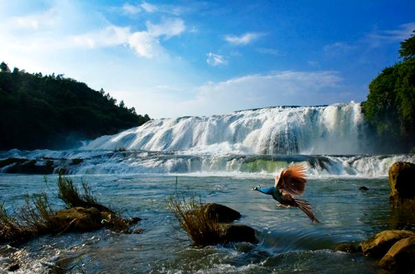 瀑布大小七孔西江千户苗寨,千户苗寨和小七孔和黄果树瀑布