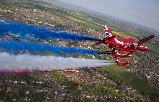 71岁卡米拉最新图片,70岁卡米拉全身照