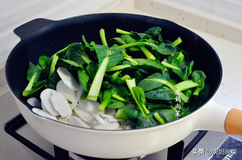 年糕不用煮,加这个三分钟炒的又软又糯又滑,盐都不要,清淡好吃