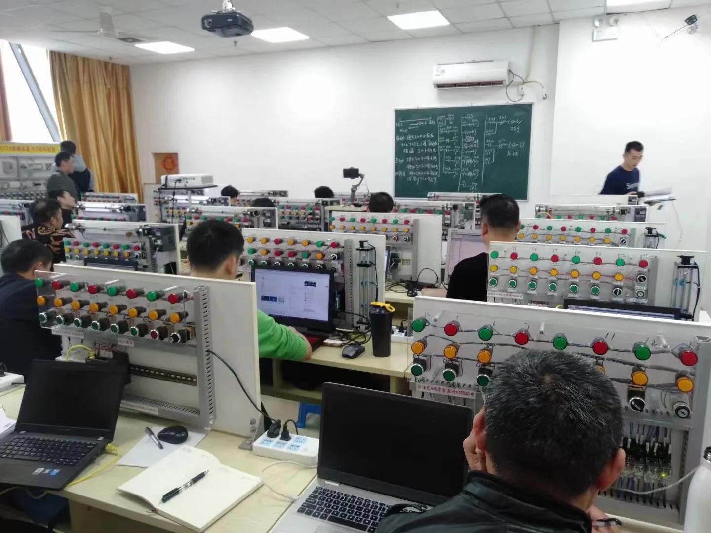 苏州免费plc自动化编程培训,专业做plc工业机器人视觉编程培训