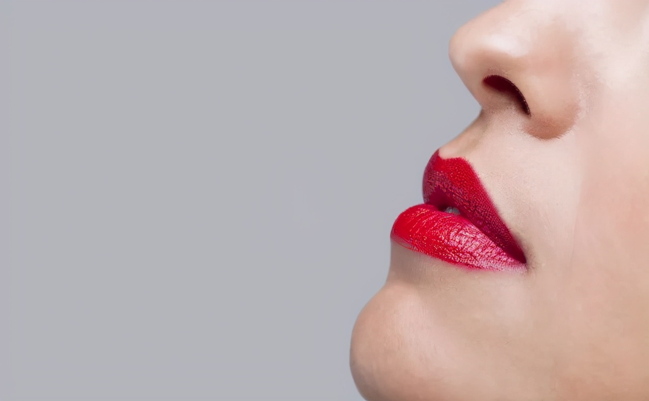 鼻子毛孔粗大怎么快速解决,鼻子毛孔粗大怎么变小一点