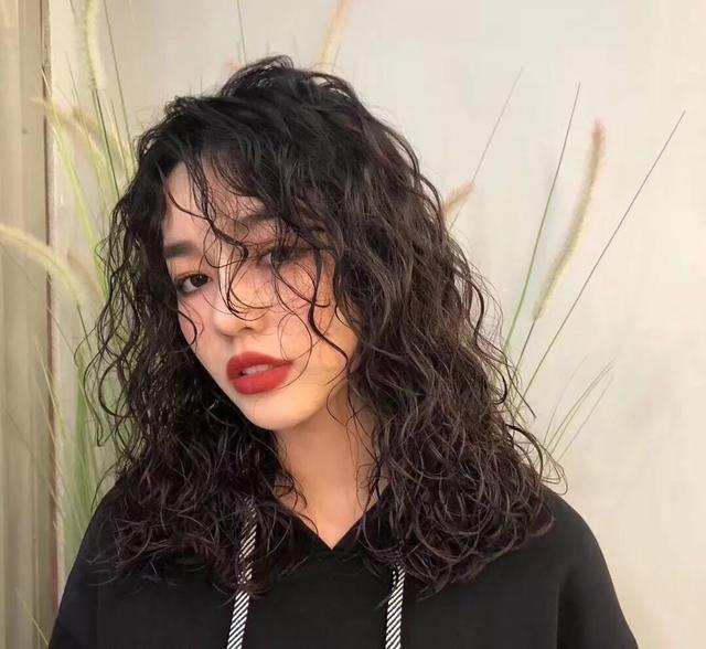 羊毛卷减龄款,羊毛卷好看显气质有几款