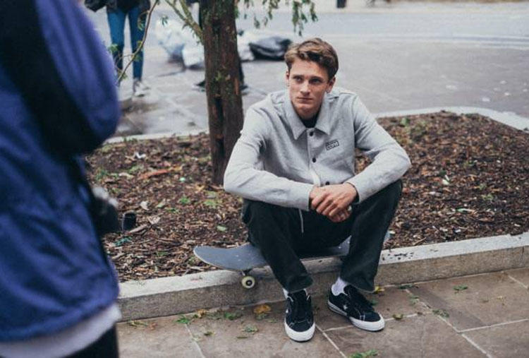 男生黑色匡威高帮鞋搭配什么裤子,匡威onestar配什么裤子