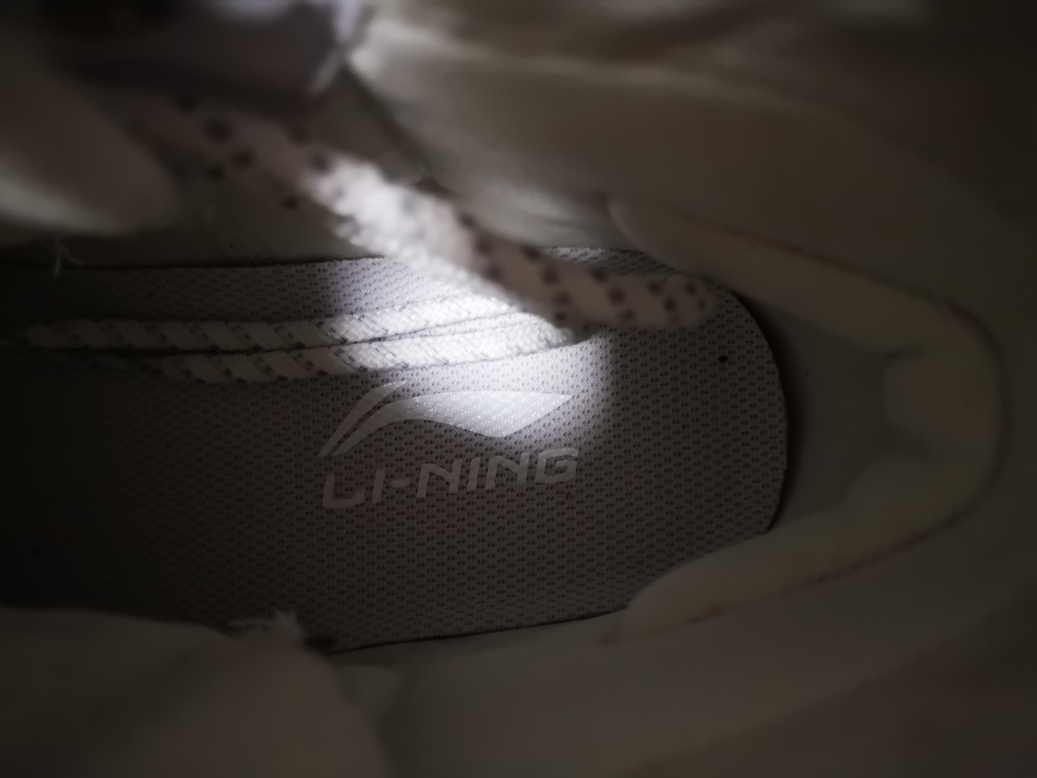 李宁鼠咬天开来了！最具中国风+可撕鞋面+盲盒玩法…满是惊喜