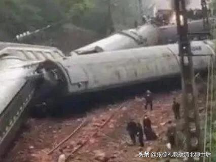 中国铁路再次脱轨，最安全的铁路三个月四次出轨原因何在,转载