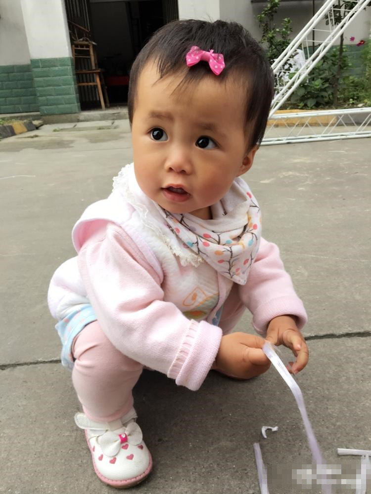 2岁女儿每天尿湿十几条裤子，妈妈该如何解决孩子“如厕难题”？