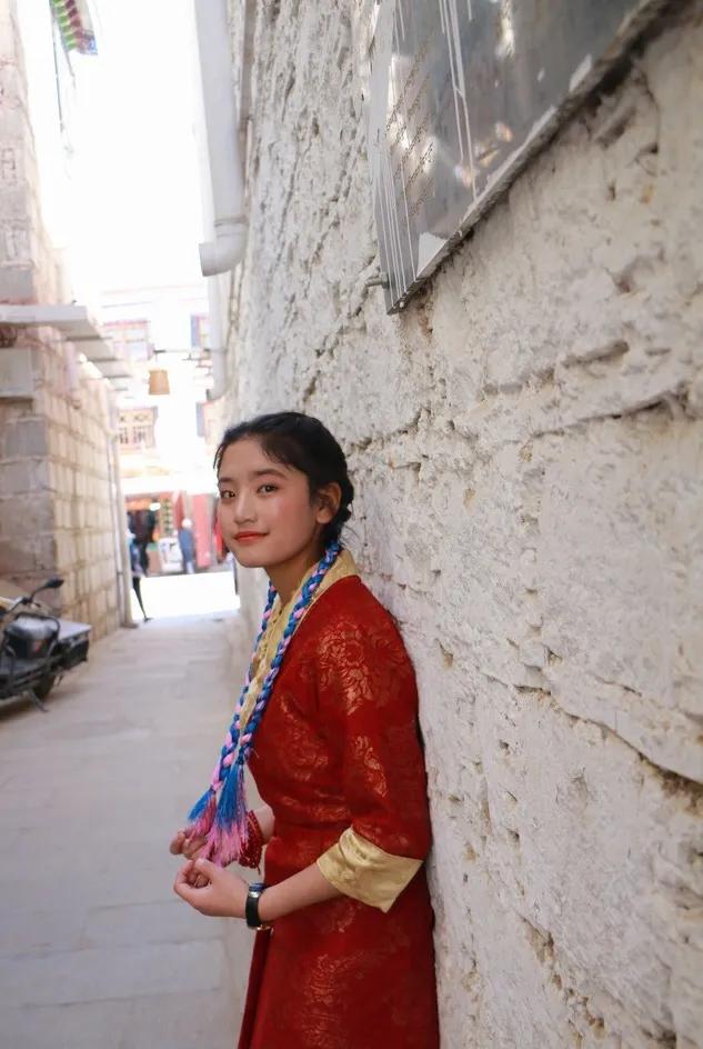 男足队长,男足女队长照片