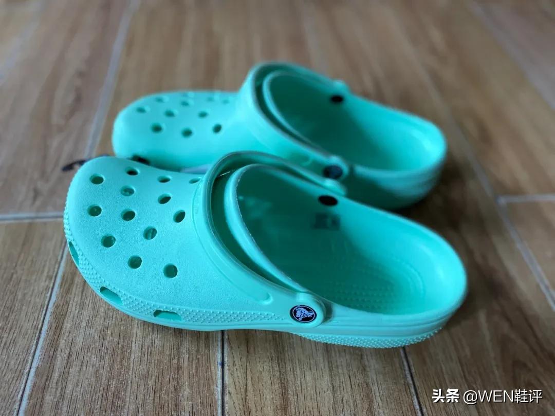 crocs老爹洞洞鞋杨幂设计款,厚底洞洞鞋crocs杨幂