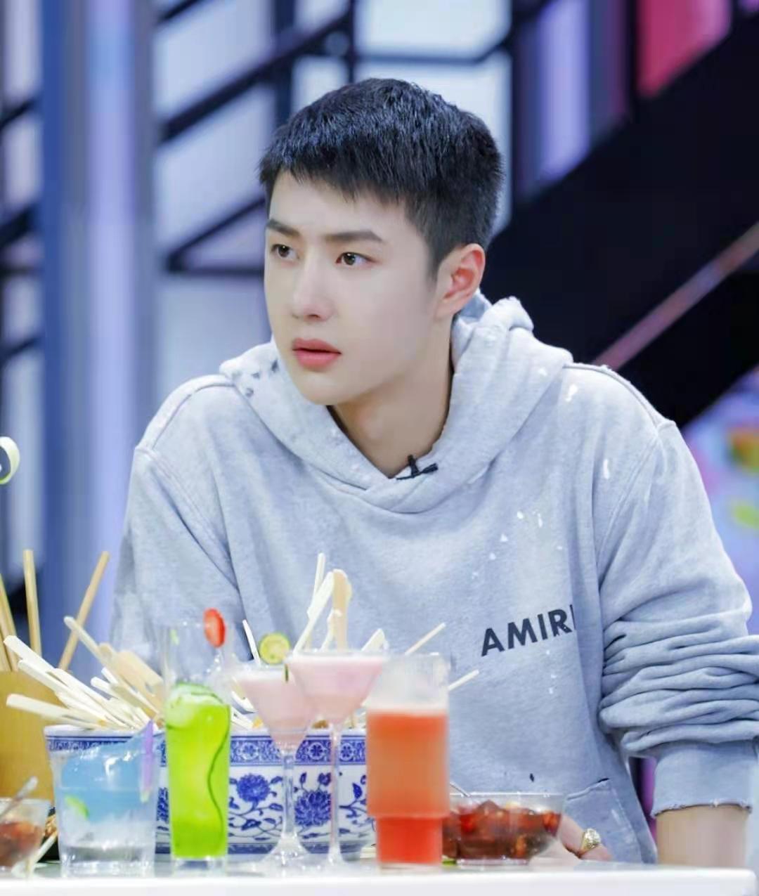 王一博代言安踏业绩翻了三倍,王一博代言安踏5亿代言费