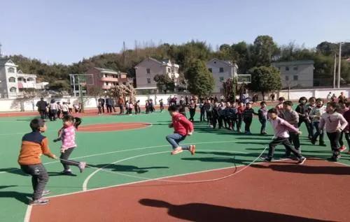 跳长绳作文500字，跳长绳比赛的一篇作文