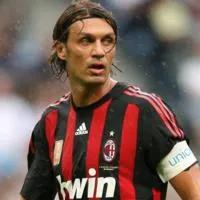 前锋的噩梦盘点足坛十大传奇后卫,每个时代的足球传奇巨星