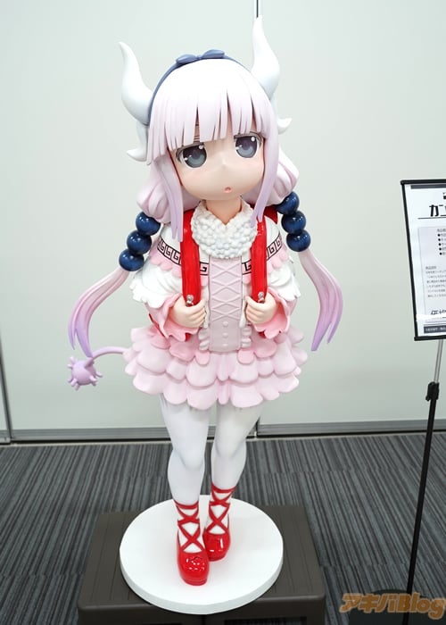 单反穷三代,手办毁一生