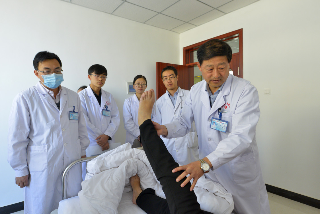 【医者磐心·不负使命】发挥中医药特色优势保障人民群众身体健康—记高台县人民医院中医科“优秀医师团体”