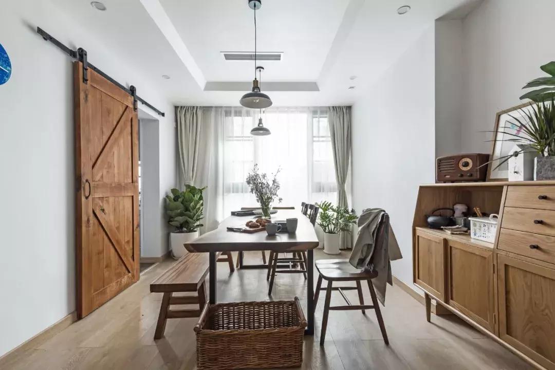 卧室门正对洗手间如何化解,卧室门正对厕所门如何化解尴尬