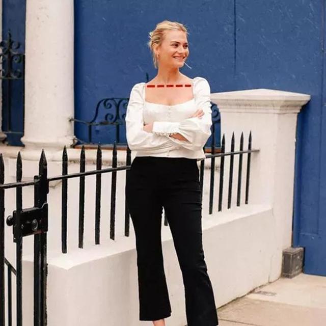 肩宽女生穿搭不要广告,肩宽胯宽女生穿衣服该注意什么