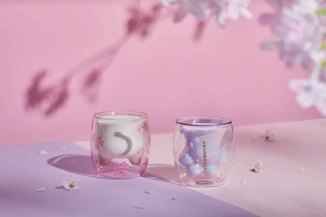 星巴克的logo为什么一直是tm,为什么有些星巴克是红色logo