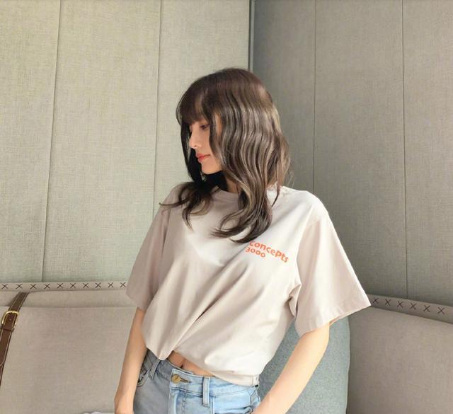 李小璐深夜和帅哥表白，脖子现“草莓红印”，网友：难道是新恋情