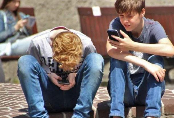 孩子总爱吹嘘自己，父母们要警惕，这很可能是达克效应