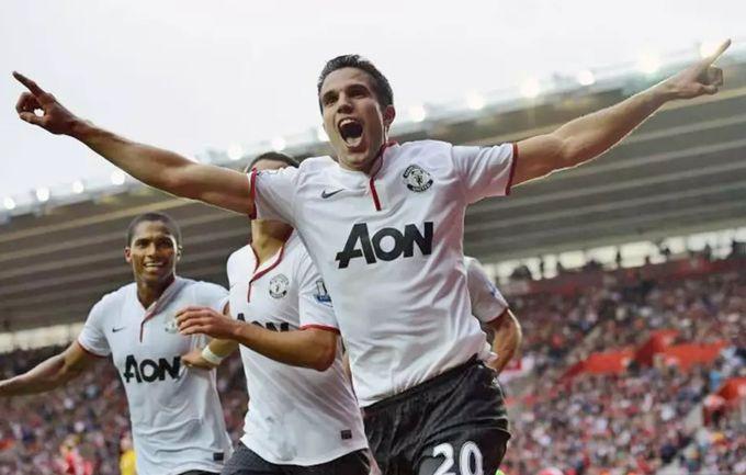 巅峰范佩西是一个人扛着曼联夺冠,12-13赛季范佩西戴帽曼联提前夺冠