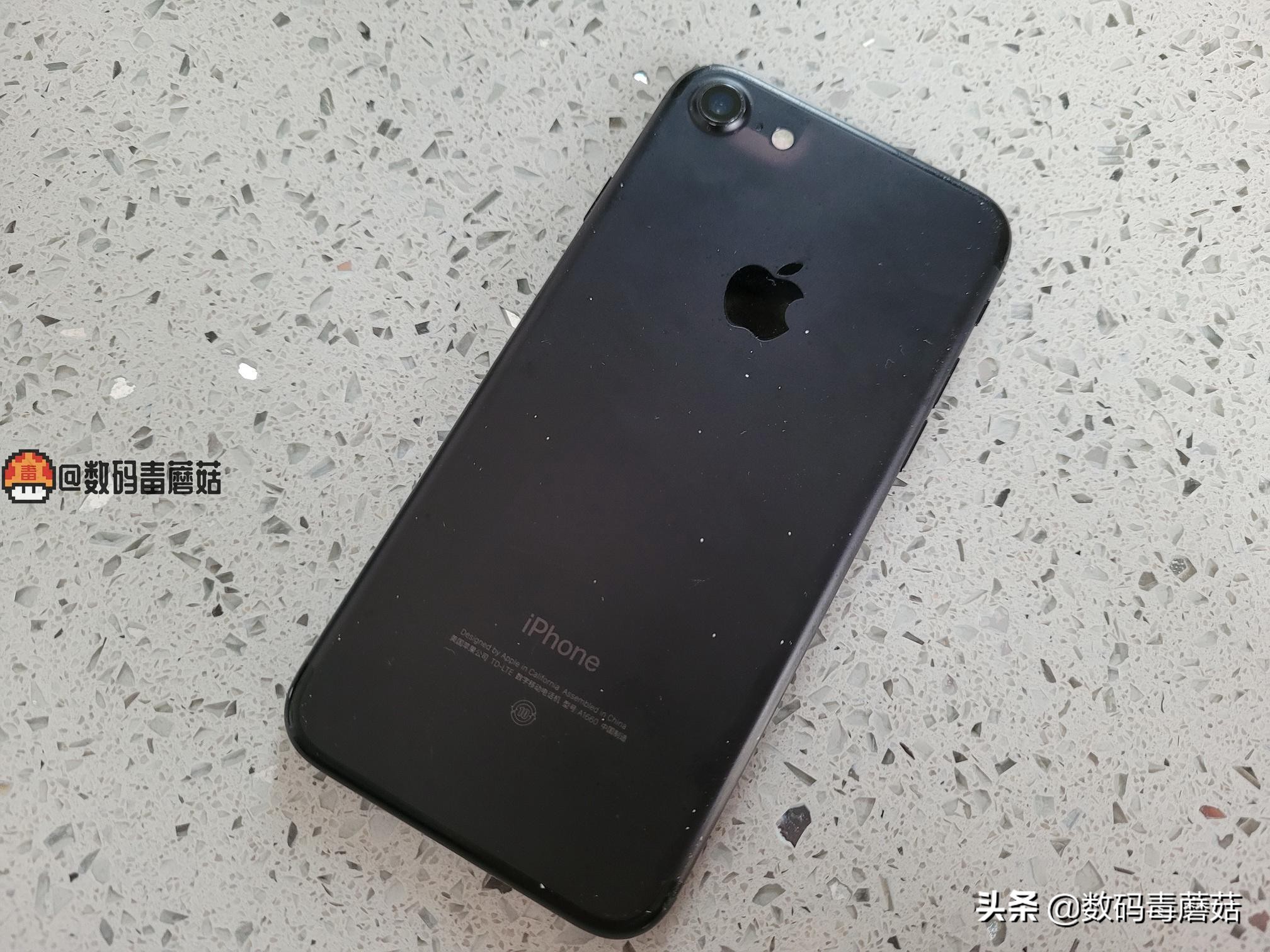 白捡一台无振动+无声音+弯的iPhone7，盘它