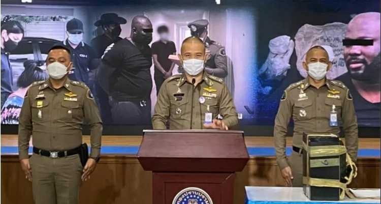 泰国24岁女孩涉嫌*私走**9公斤*毒冰**往中国而被捕