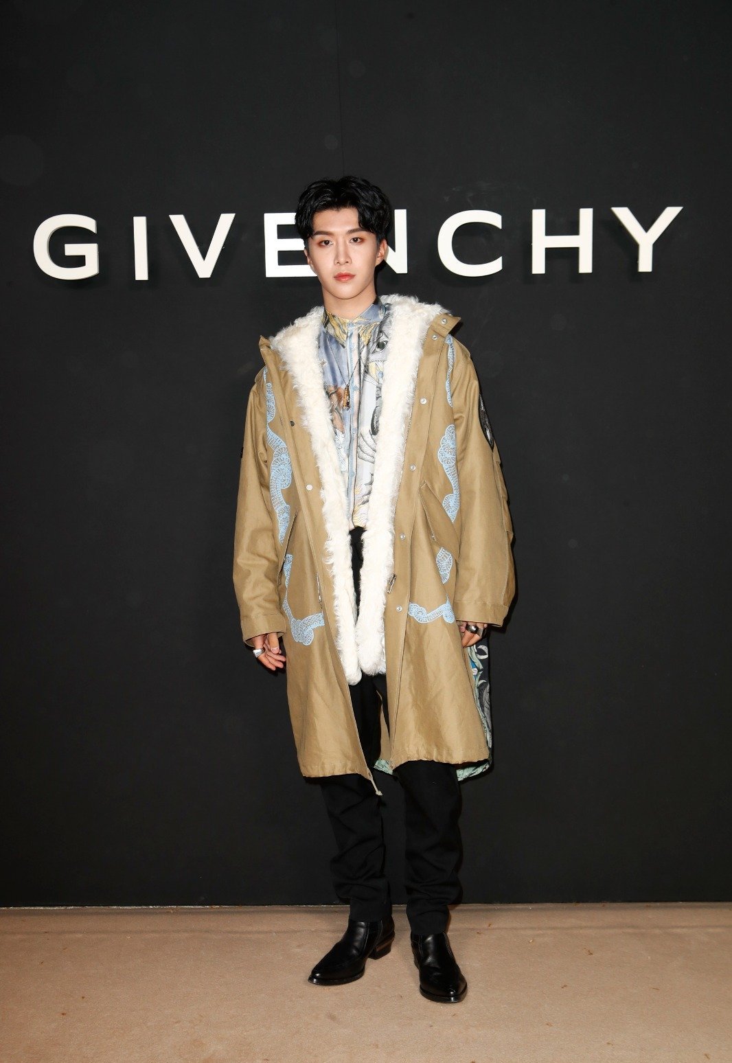 givenchy纪梵希范丞丞,givenchy代言人虞书欣