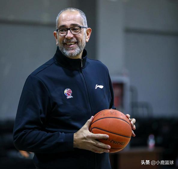 *疆新**全队合练！大外援活跃气氛，齐麟恢复良好，阿的江携手三助教