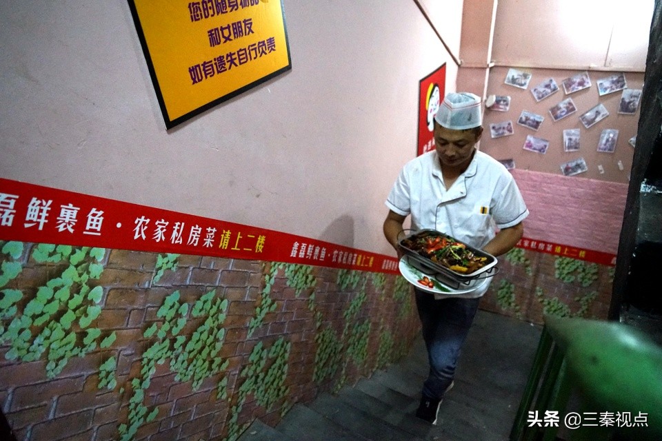 帅气小伙去夜店,小伙开夜场