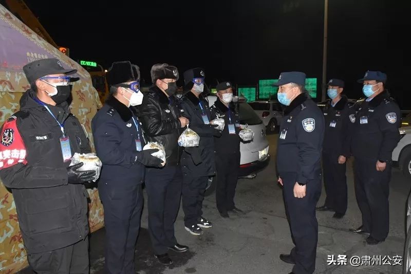 元宵节暖心汤圆送一线抗疫英雄,元宵佳节送汤圆情暖前线防疫人