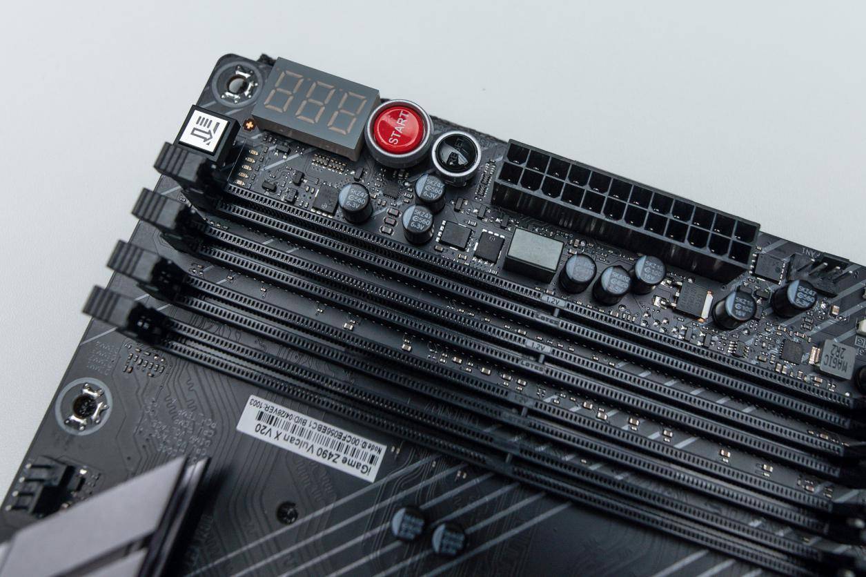 英特尔10代cpu能搭配的主板,英特尔10代cpu是钎焊吗