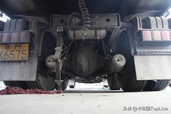 大运会记者采访视频小朋友,大运重卡客户心声