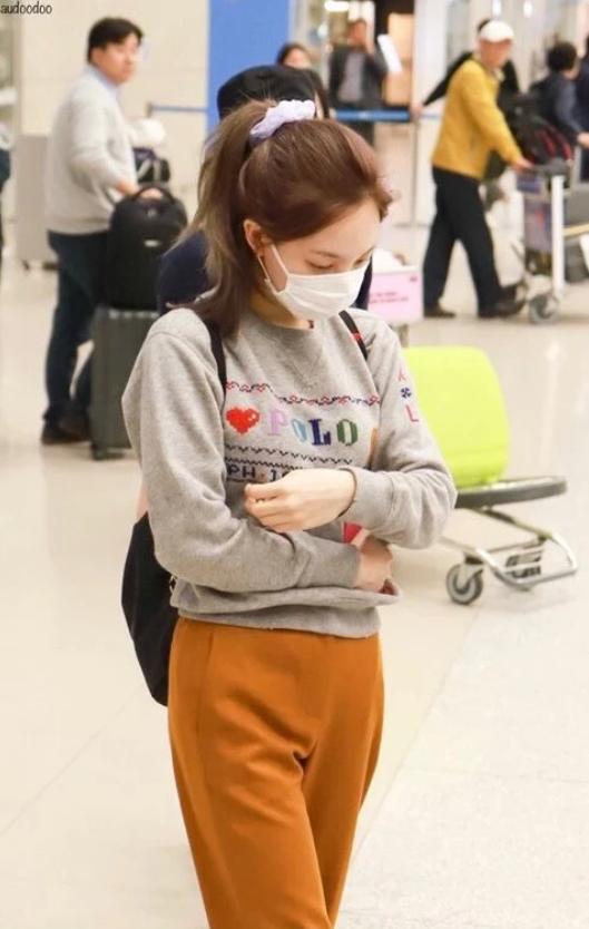 twice正规三辑单封是林娜琏吗 (twice nayeon 林娜琏街头唯美拍摄)