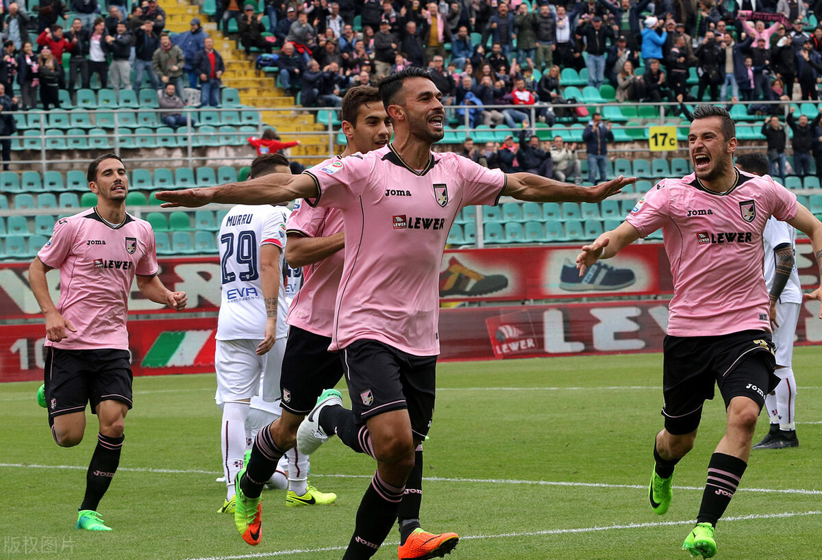 绿茵场上的惊艳,绿茵场上的倩影