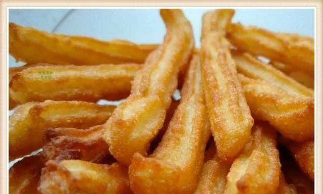 鸡蛋牛奶油条的做法简单香甜酥脆,油条怎么做到蓬松酥脆不用鸡蛋