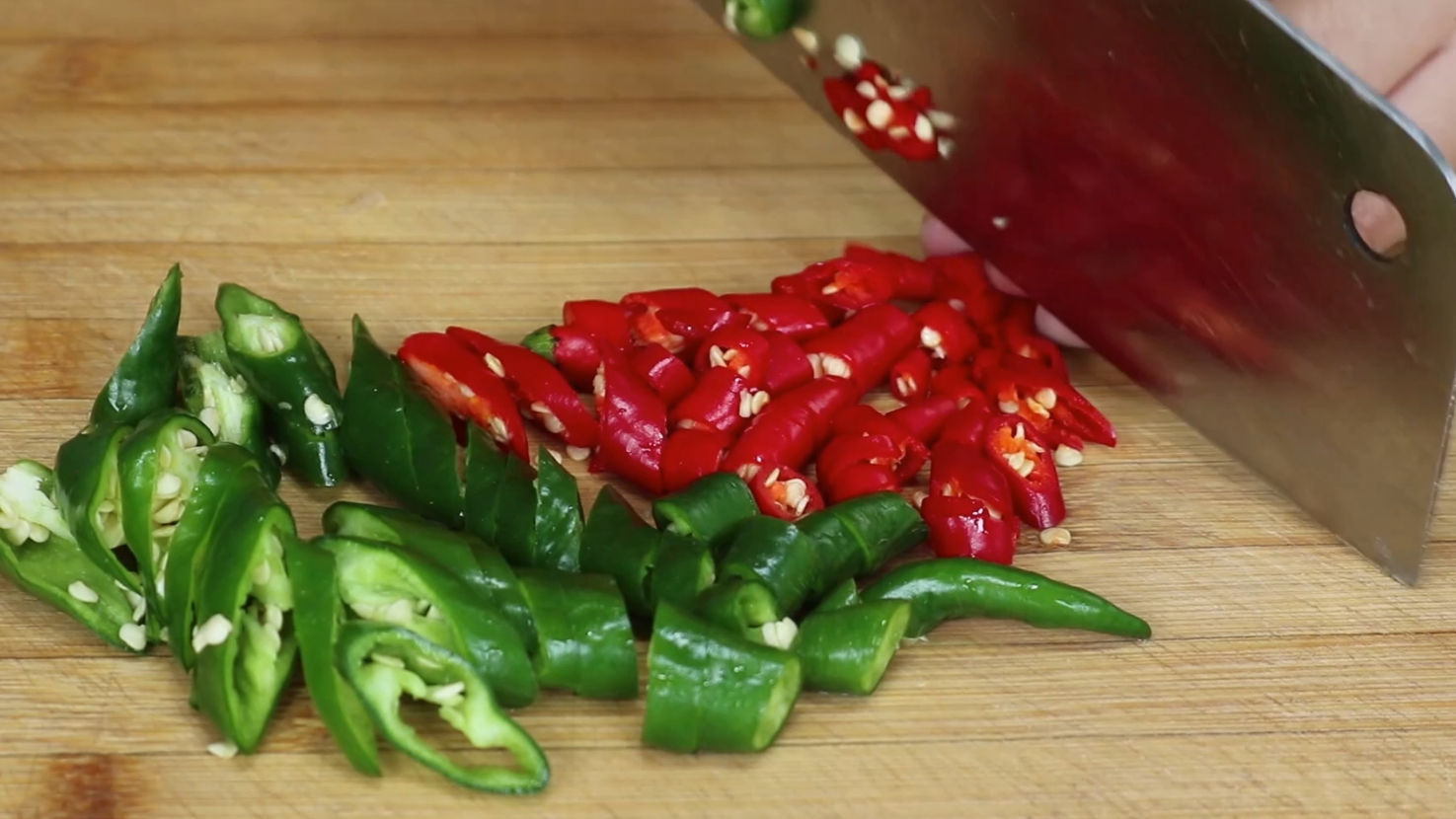 这才是大虾最好吃的做法壳脆肉嫩,大虾这样做不炸不蒸家人抢着吃