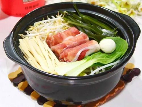 米线一天要卖多少碗才赚钱,一碗米线利润有多少