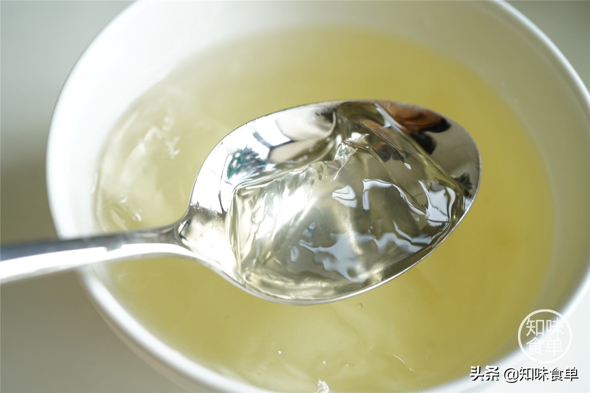 食单丨手工冰粉制作丨最全冰粉制作指南，天然*物冰植**粉大比拼