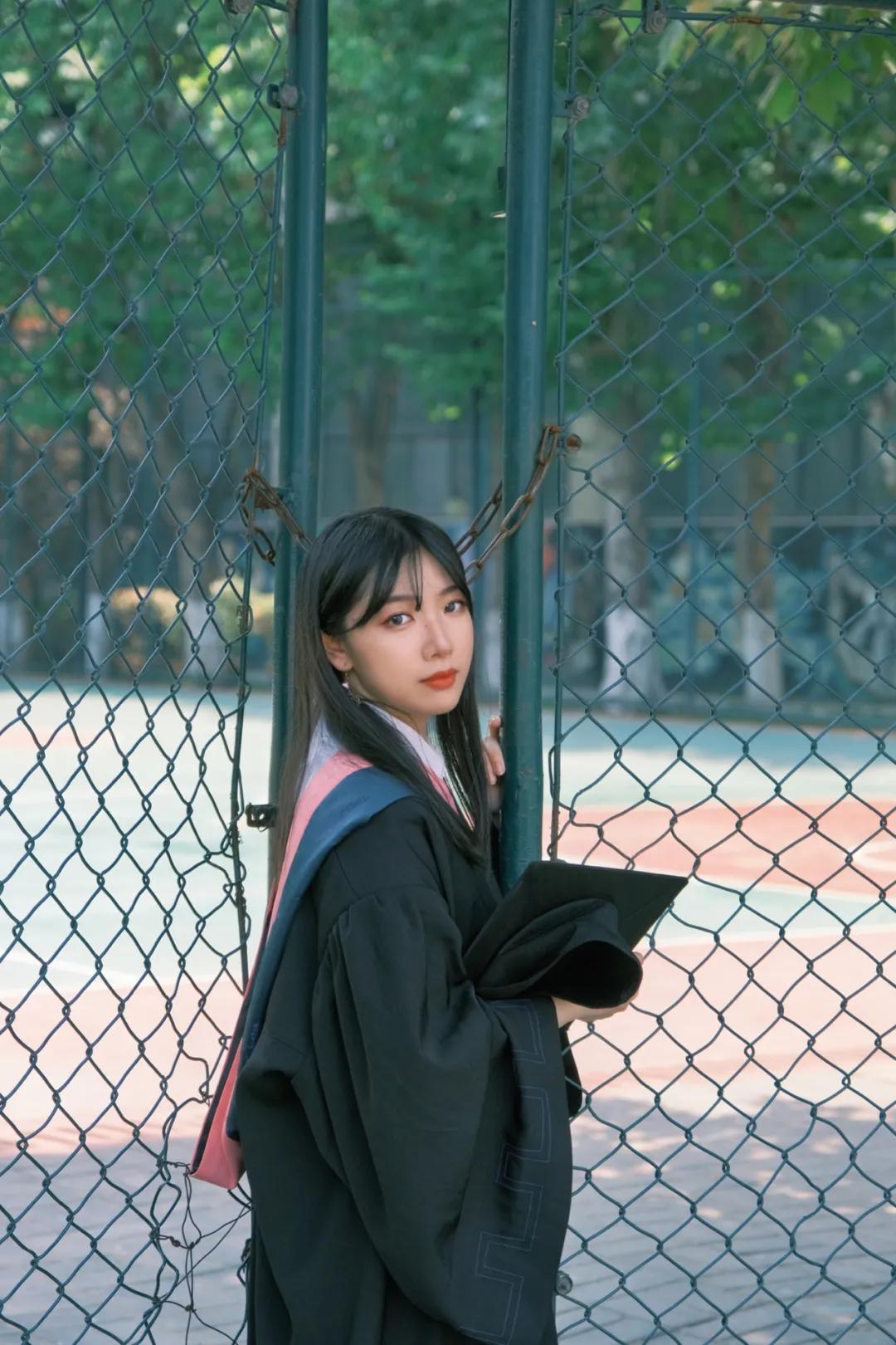 美院中国风学士服,九大美术学院学士服