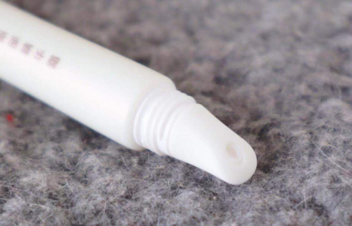 有句话说得好:美不美看脸,老不老看眼